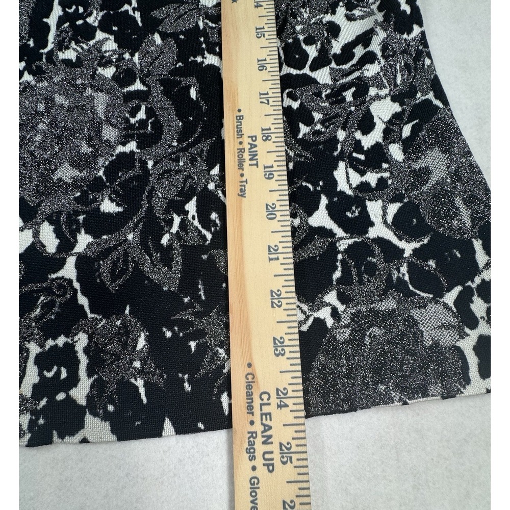 St John XL Black White Silver Floral Knit Shell Sleeveless Top Rayon USA Luxe - Picture 7 of 16